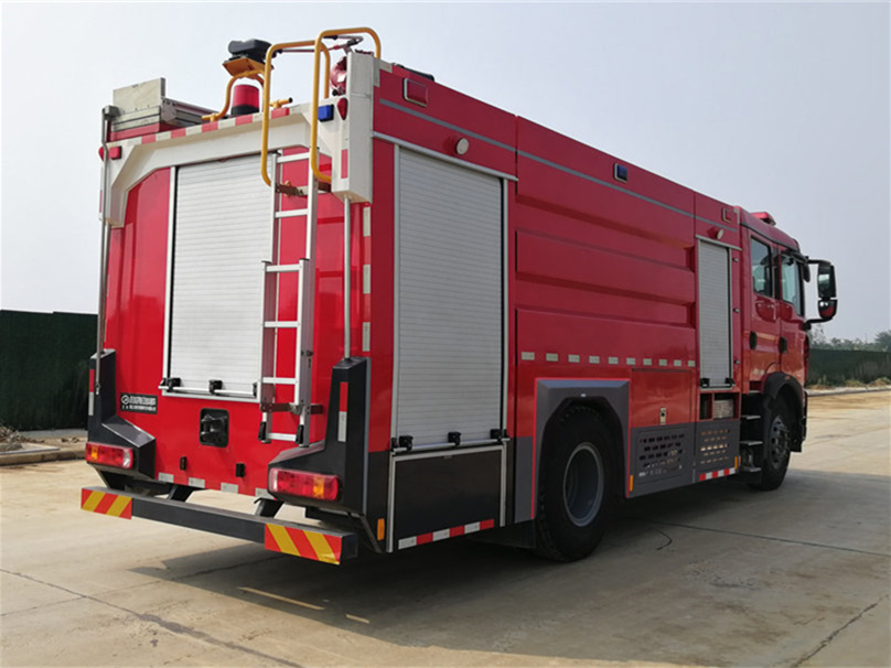 豪沃單橋泡沫消防車(chē)（8噸）圖片