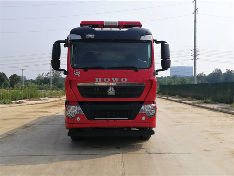 豪沃單橋泡沫消防車(chē)（8噸）圖片